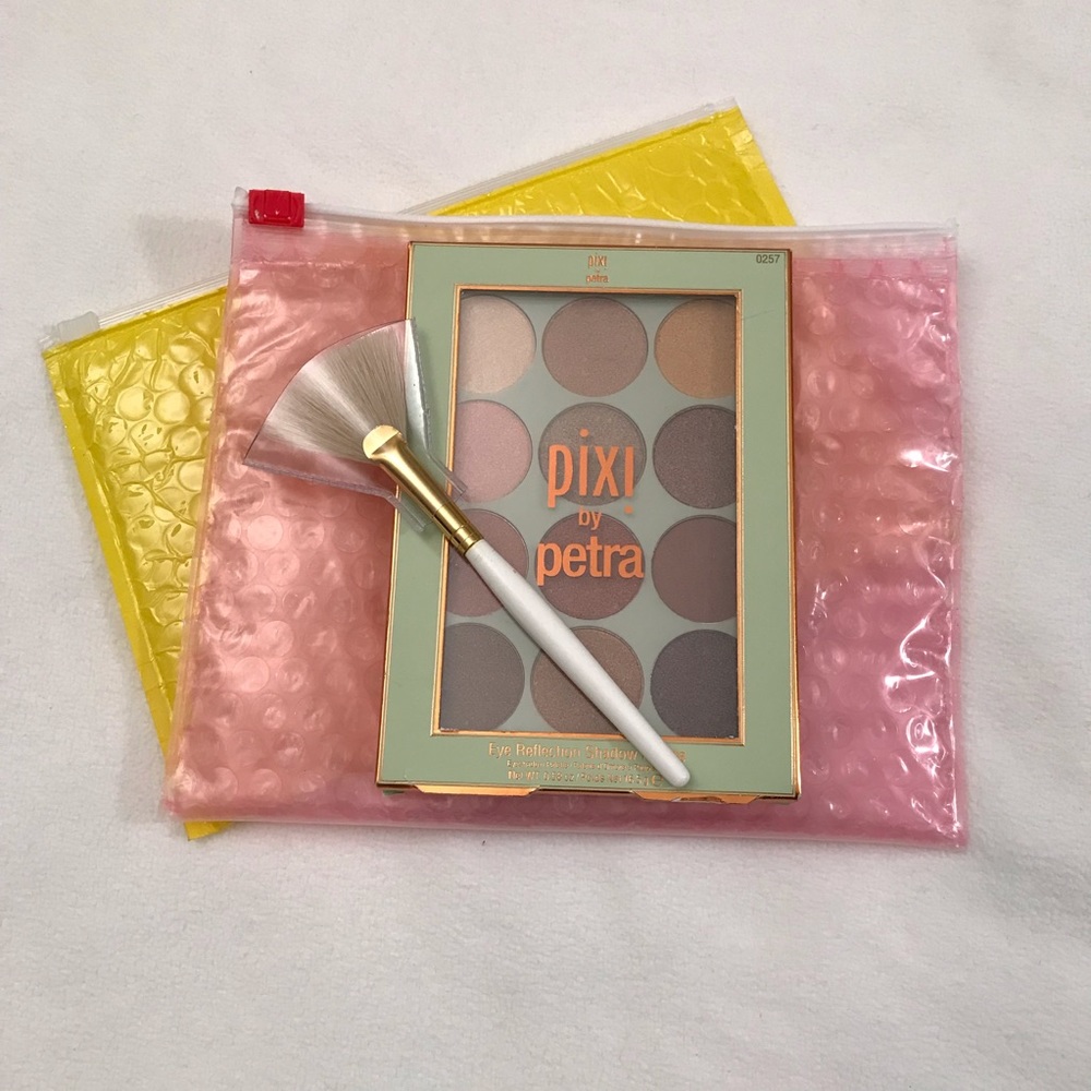 Pixi by Petra Reflex Light Eye Shadow Palette, Fan Brush & Cosmetic Bag
